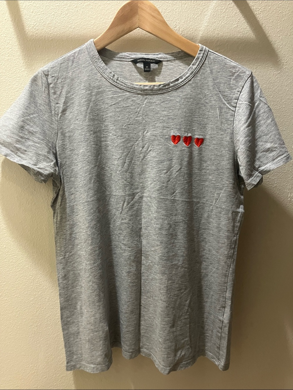 Banana Republic Supima Cotton Tee, Red Hearts ❤️❤️❤️